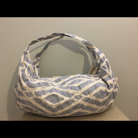 Accepting offers! Magic hobo shoulder bag NWT - Picture 4 of 4